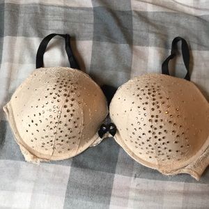 Barely worn bra!!!!!!